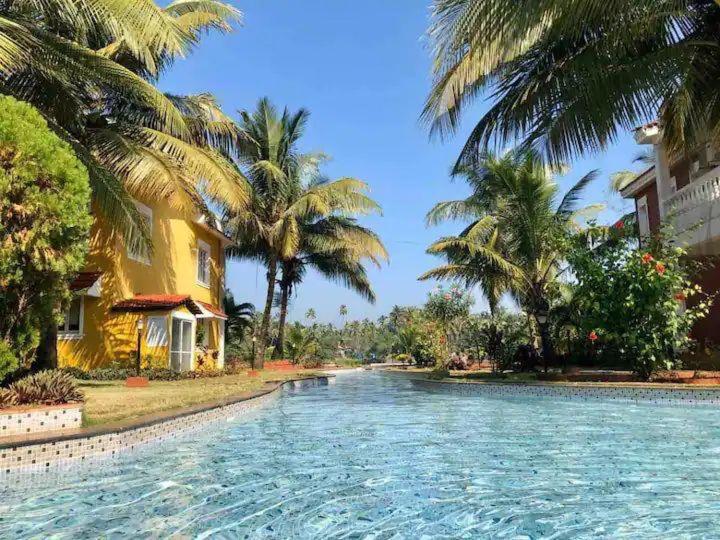 Kingfisher Blues Siolim Exterior photo